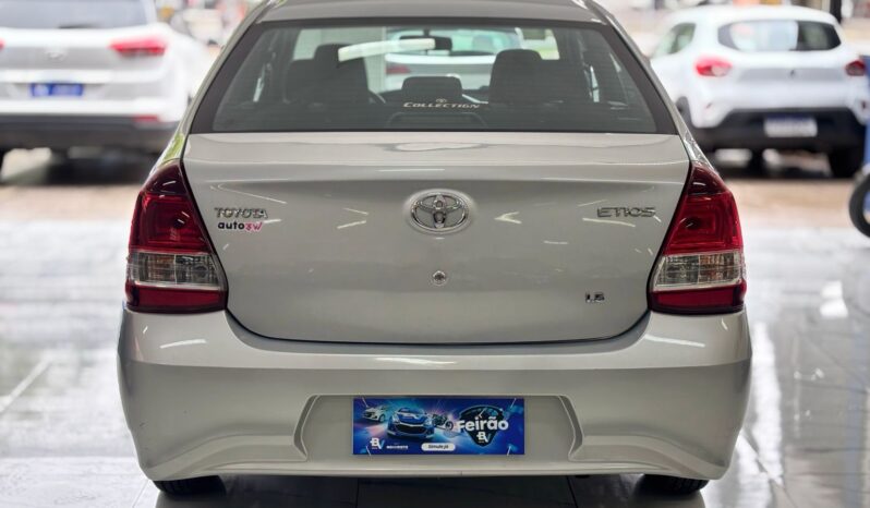 Toyota Etios X Sedan 1.5 2020 | Completo completo