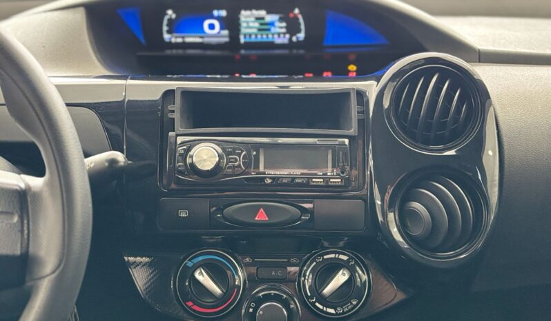 Toyota Etios X Sedan 1.5 2020 | Completo completo