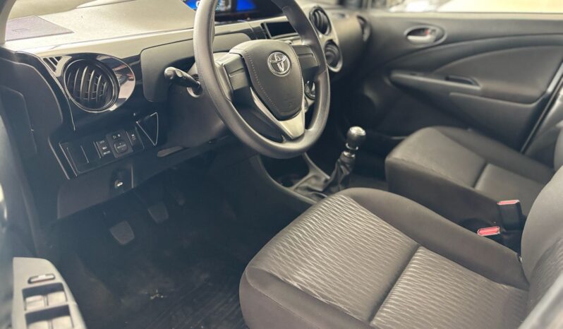Toyota Etios Sedan X 1.5 2017 | Completo completo